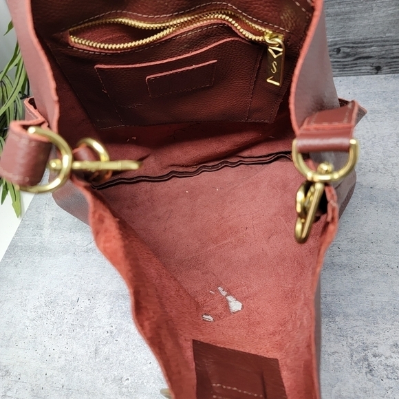 Sseko | Adjustable Strap Ring Handle Leather Bag - Picture 6 of 9